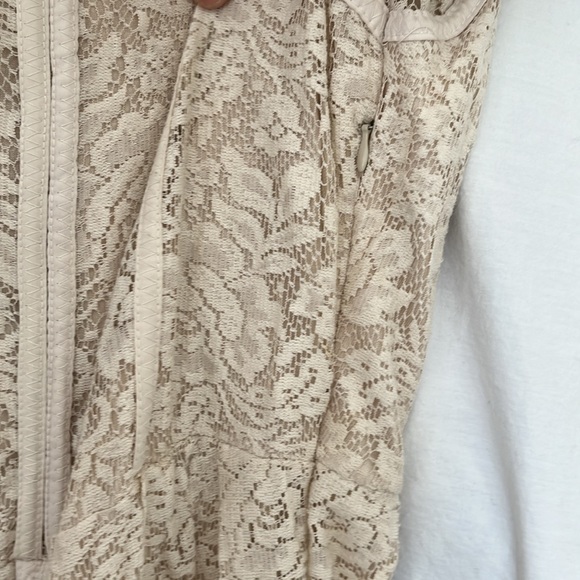 Zara Cream Floral Lace Fitted Dress size L - Picture 5 of 8